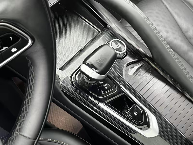 Geely Emgrand L 2024