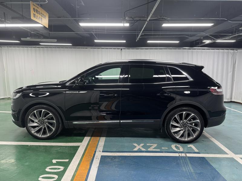 Lincoln Voyager 2021