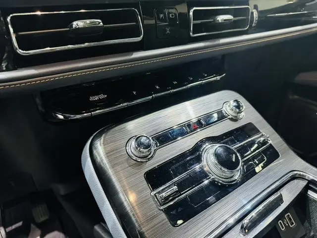 Lincoln Navigator 2.0T four-wheel drive Zunya Edition