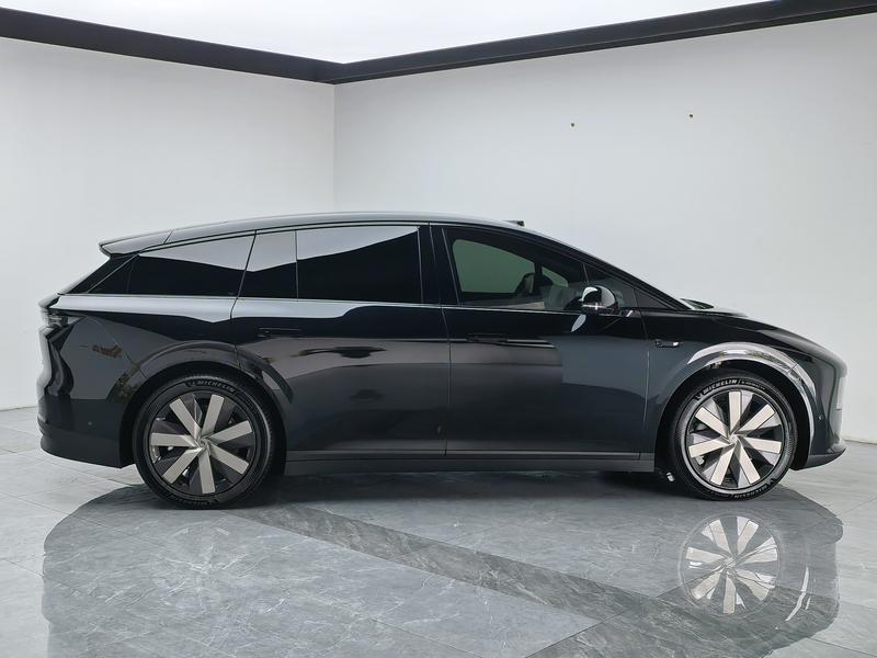 Li Auto Ideal i6 2025
