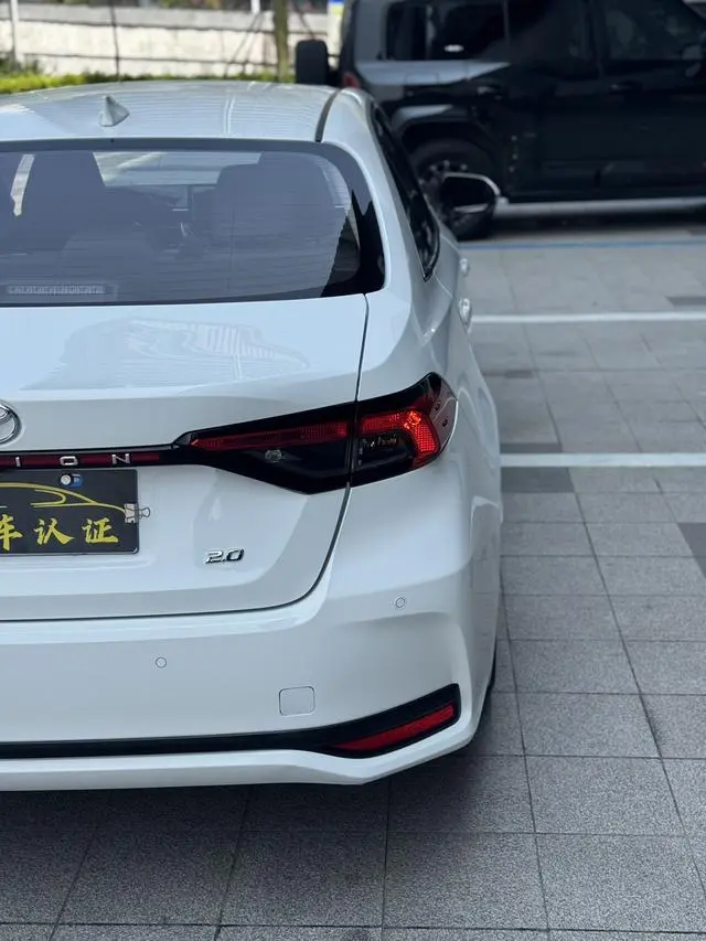 TOYOTA Asian lion 2.0L Premium Edition