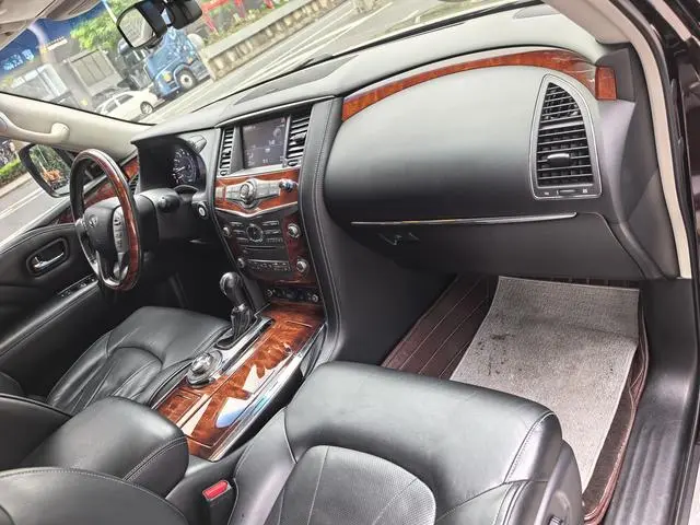 Infiniti Infiniti QX80 5.6L 4WD