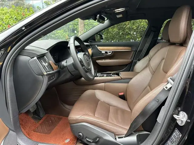 Volvo Volvo S90 PHEV T8 four-wheel drive long battery life Zhiyi Deluxe Edition
