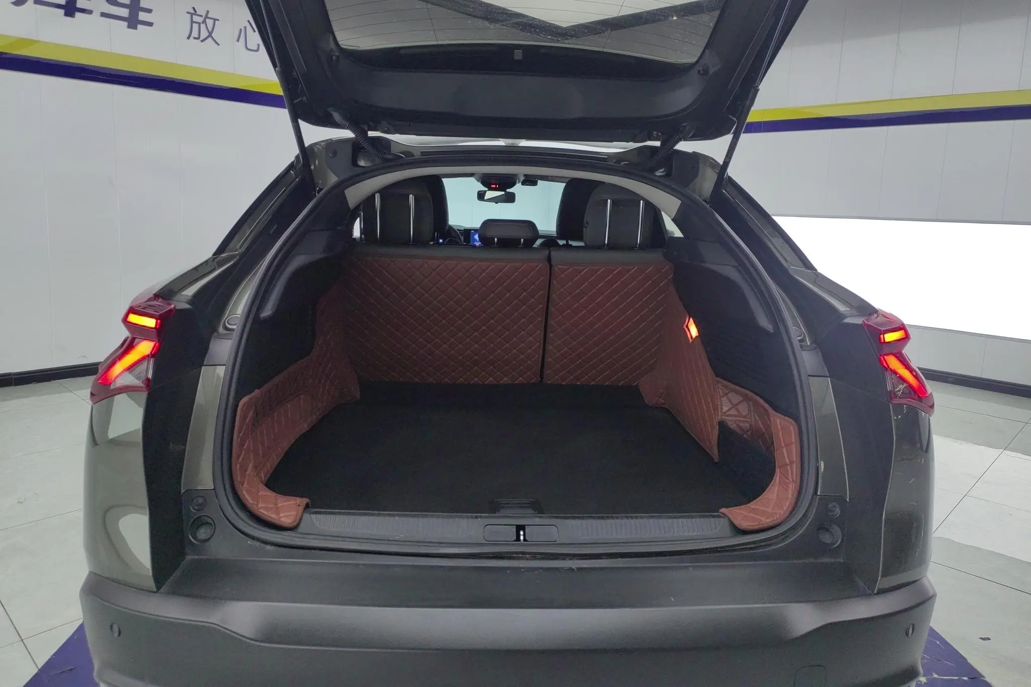 Citroen Versailles C5 X 1.6T Enjoy extraordinary