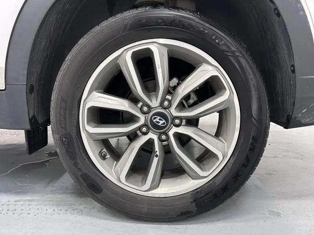 Hyundai Hyundai ix35 2.0L automatic two-wheel drive Zhiyong*Changlian version