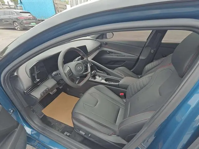 Hyundai Elantra 240TGDi DCT LUX Premium Edition
