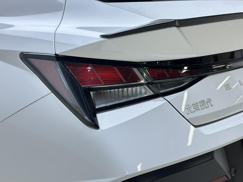 Hyundai Elantra 2023