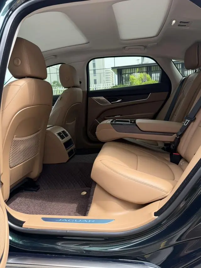 Jaguar Jaguar XFL 2.0T P250 two-wheel drive Exclusive Deluxe Edition