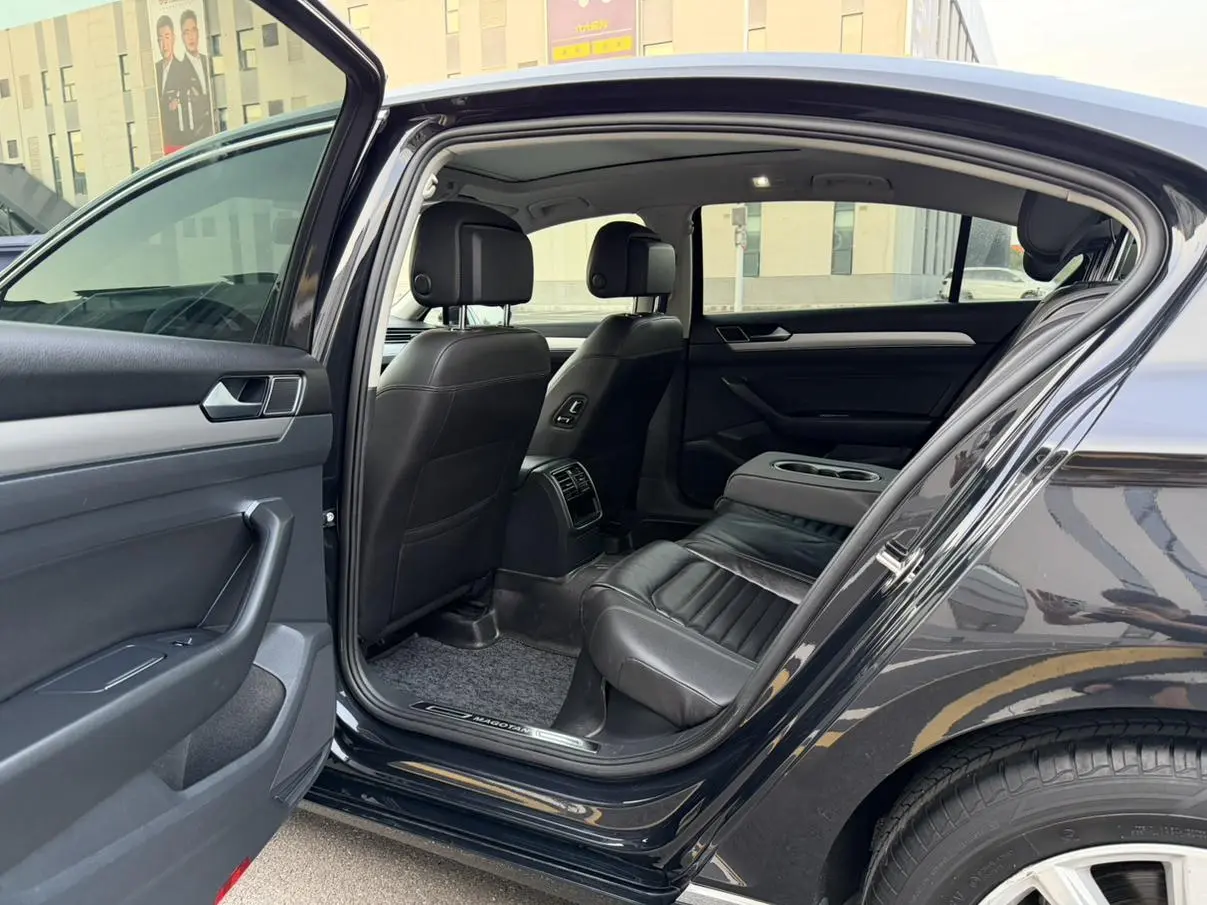Volkswagen Magotan 330TSI DSG leading country VI