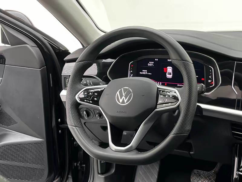 Volkswagen Passat 2024