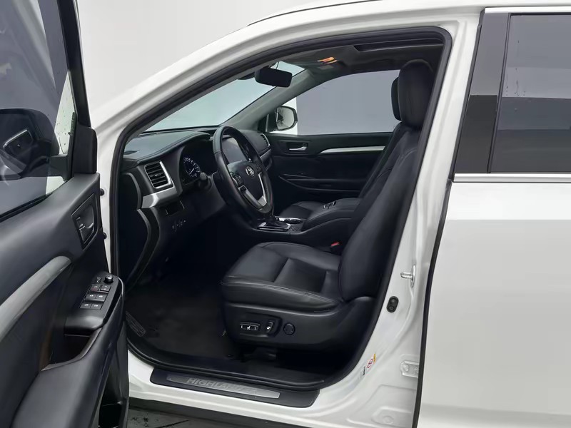 Toyota Highlander 2021