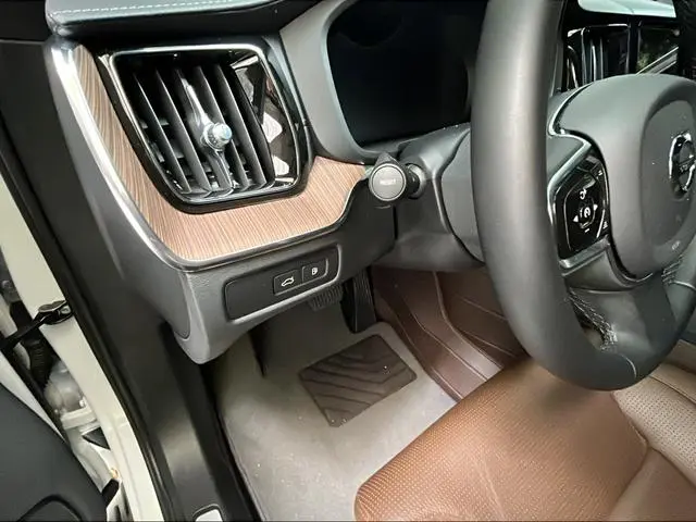 Volvo Volvo XC60 PHEV T8 four-wheel drive long battery life Zhiya Deluxe Edition