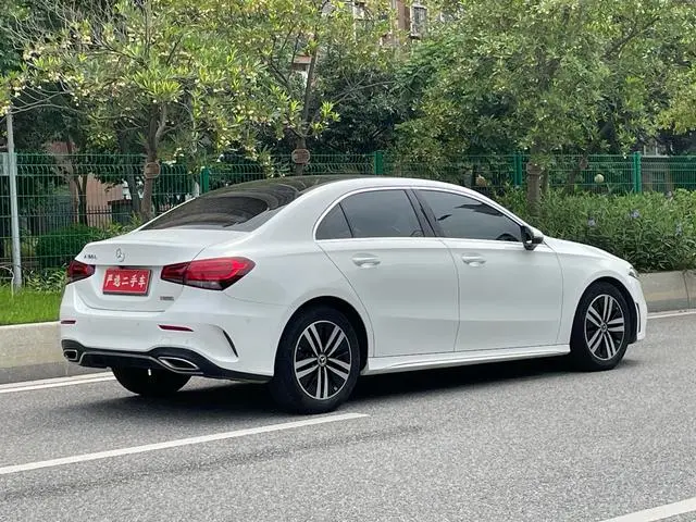 Mercedes-Benz Mercedes-Benz A-class A 180 L sports sedan