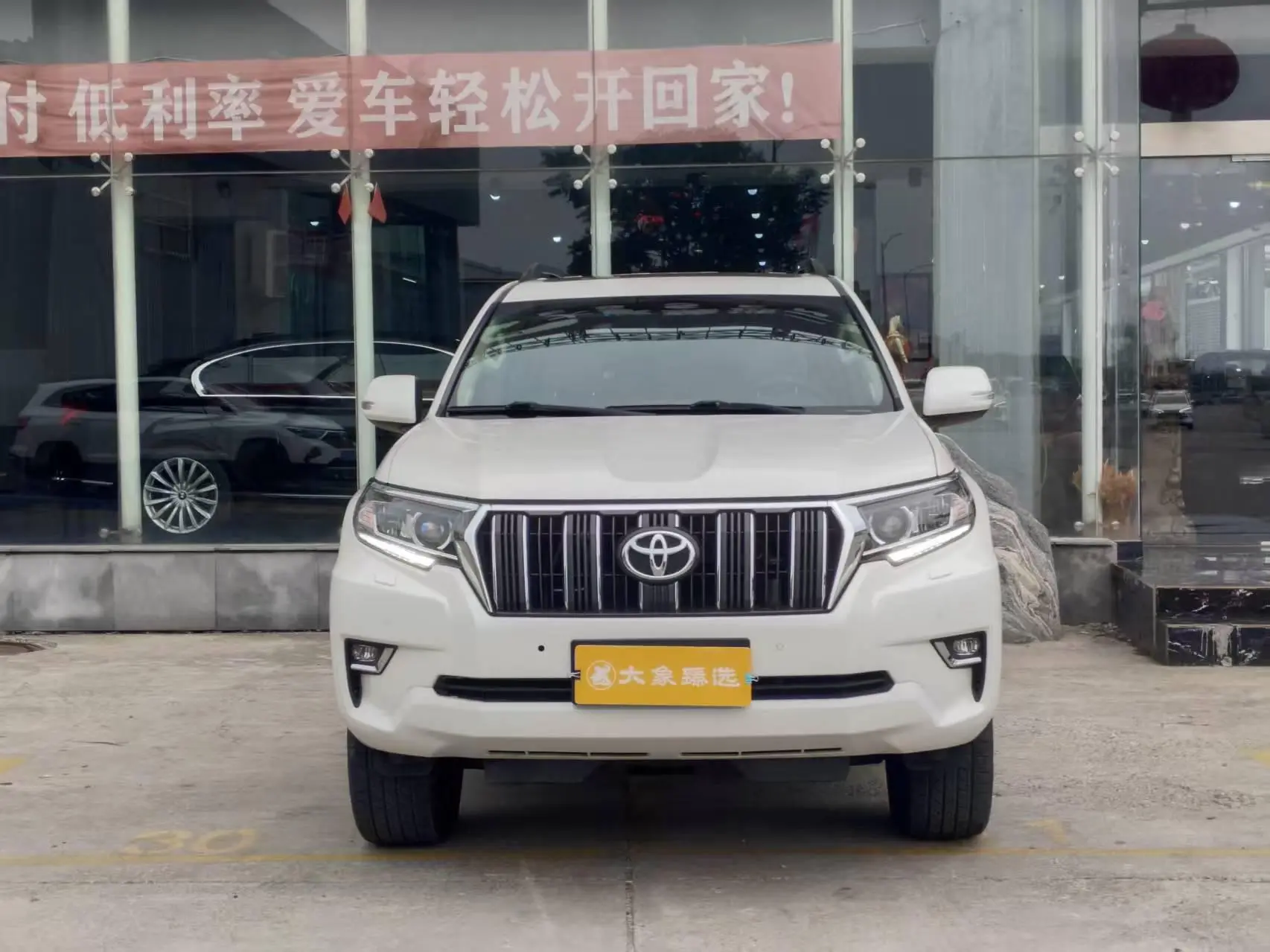 TOYOTA Prado 3.5L automatic TX-L NAVI rear hanging spare tire