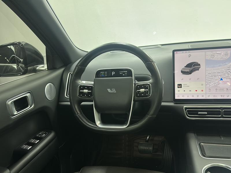 Li Auto Ideal L8 2023
