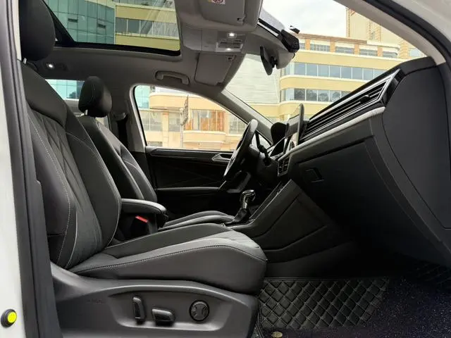 Volkswagen Tiguan L 330TSI two-wheel drive R-Line Premium edition