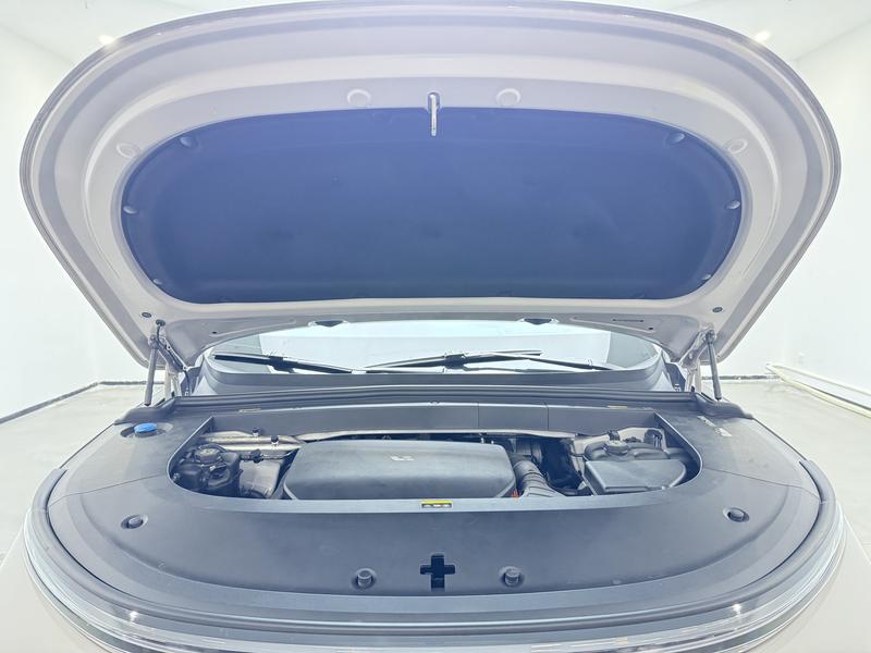 Li Auto Ideal L6 2024