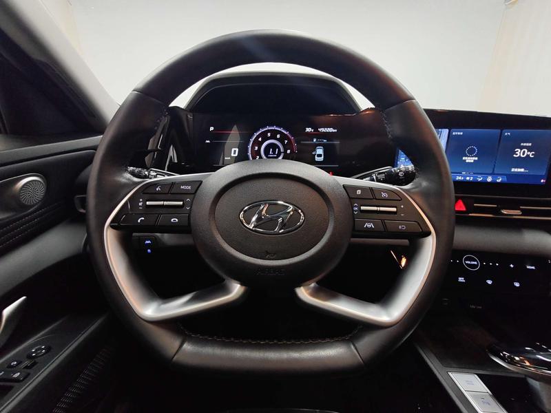 Hyundai Elantra 2022