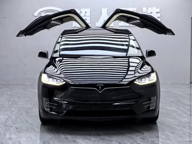 Tesla Model X 90D