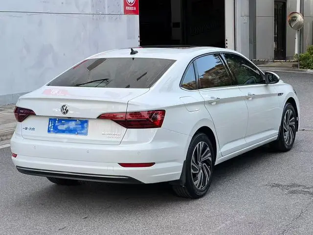 Volkswagen Sagitar 200TSI DSG Comfortable Smart Edition