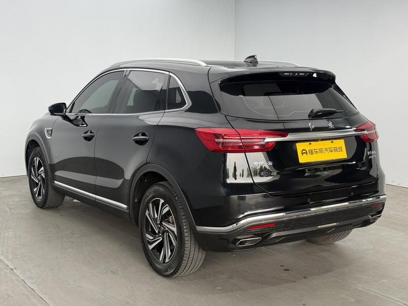 Hongqi Red Flag HS5 2022