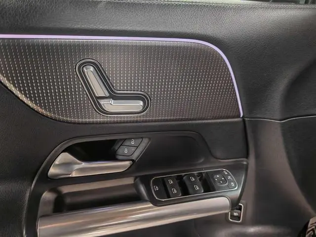 Mercedes-Benz Mercedes-Benz GLA GLA 200