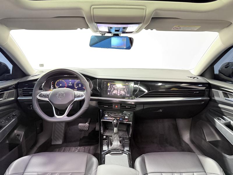 Volkswagen Passat 2025