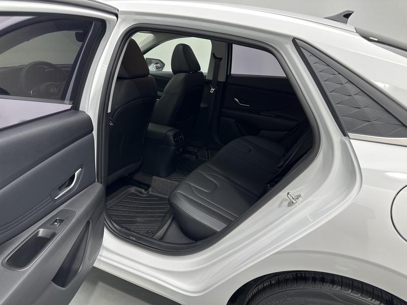 Hyundai Elantra 2023