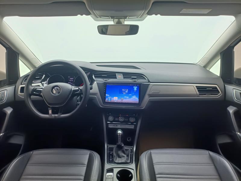 Volkswagen Touran L 2016