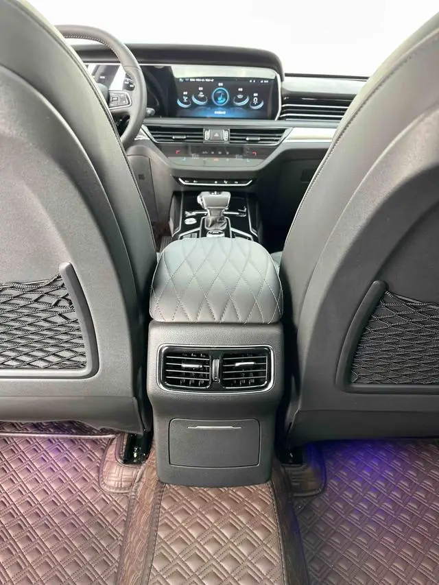 Hongqi Hongqi HS5 Facelift 2.0T Zhilian Flag Enjoy Edition