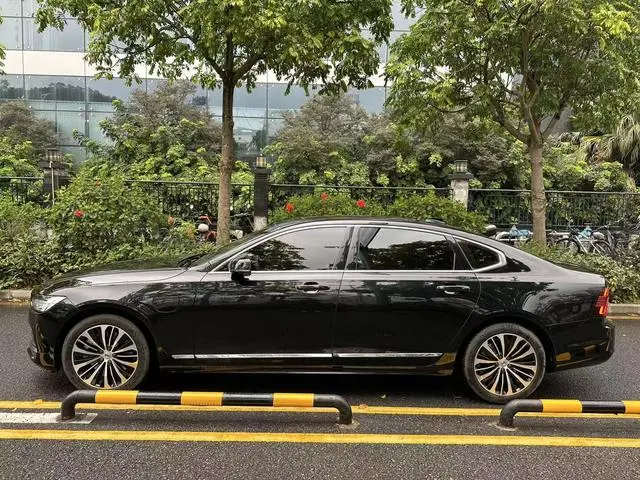 Volvo Volvo S90 PHEV T8 four-wheel drive long battery life Zhiyi Deluxe Edition