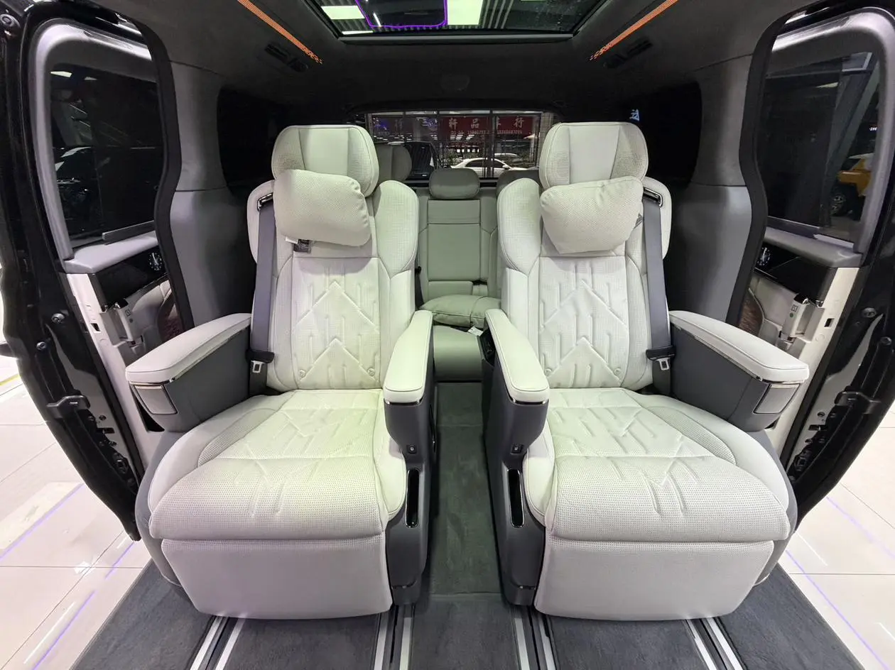 ZEEKR ZEEKR 009 Seven-seater aisle version two-wheel drive 108kWh