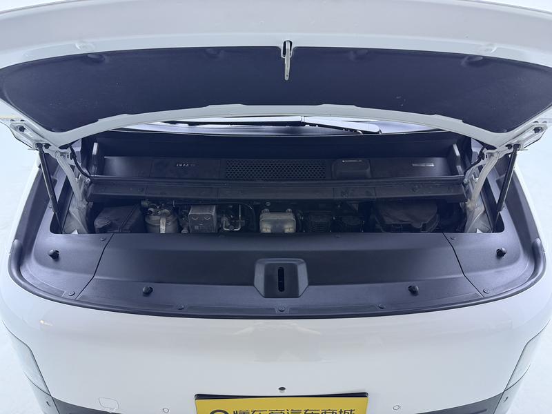Li Auto Ideal MEGA 2025