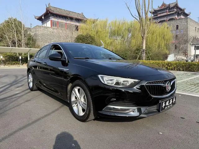 Buick Regal 20T Elite Country VI