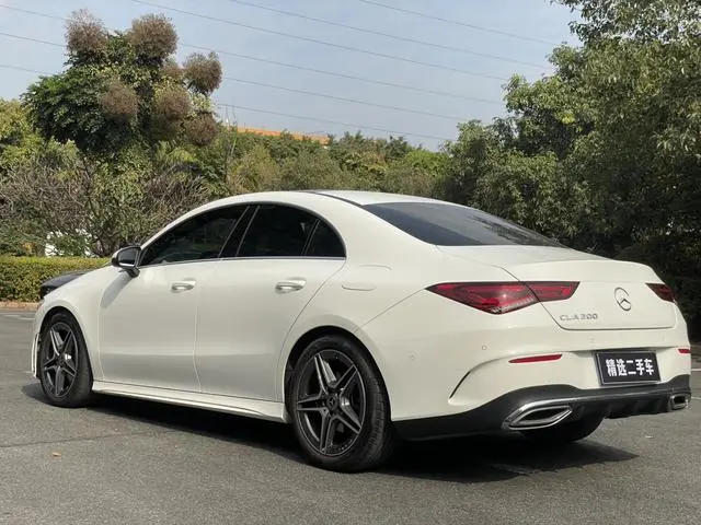 Mercedes-Benz Mercedes-Benz CLA CLA 200 four-door coupe