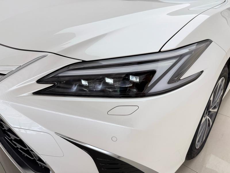 Lexus Lexus ES 2025