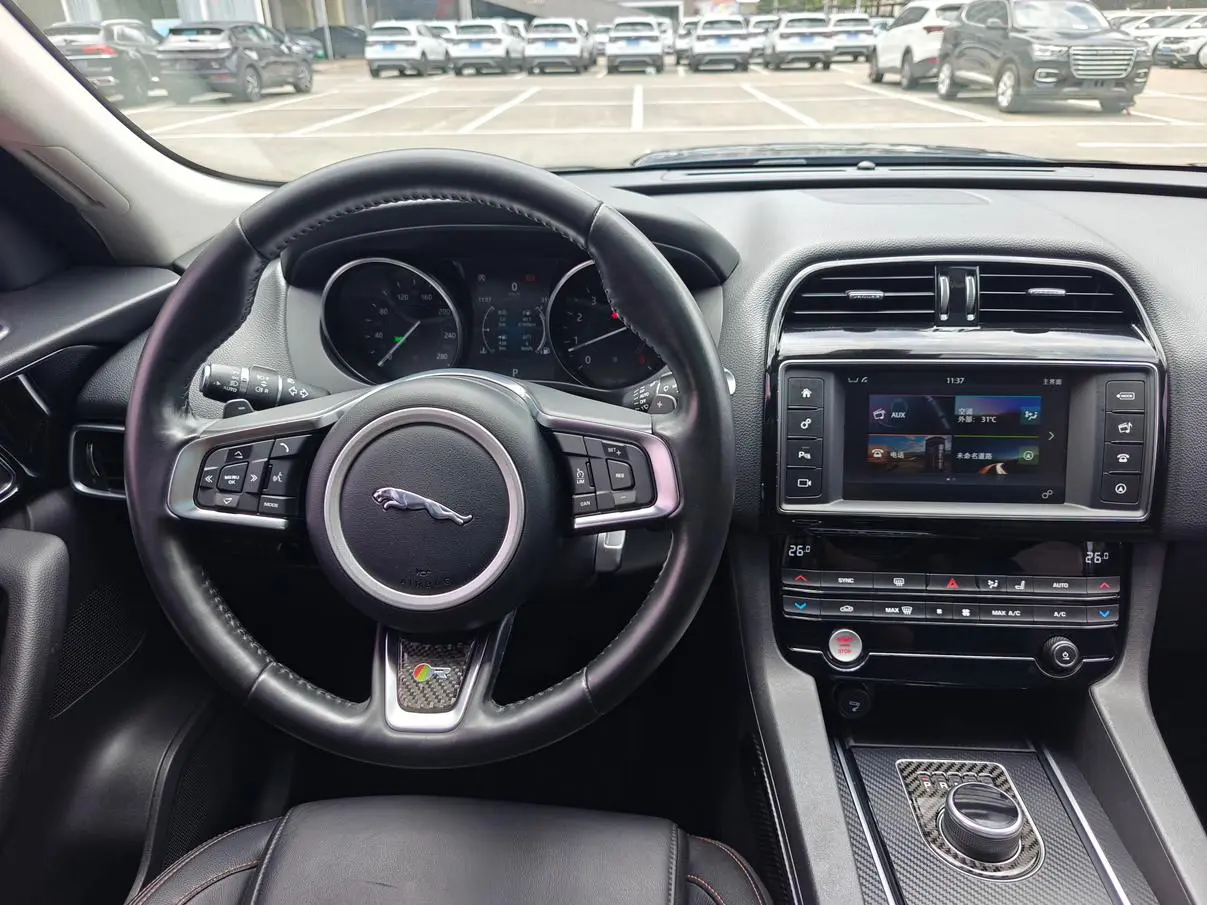 Jaguar Jaguar F-PACE 2.0T four-wheel drive Urban Exclusive Edition