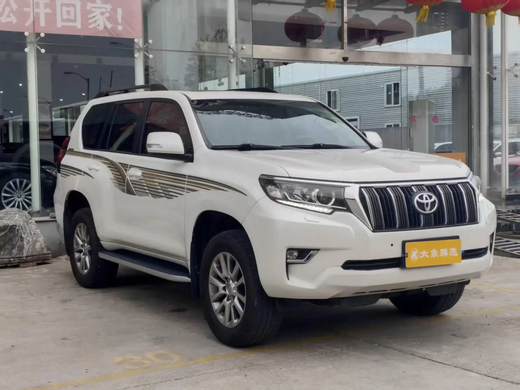 TOYOTA Prado 3.5L automatic TX-L NAVI rear hanging spare tire