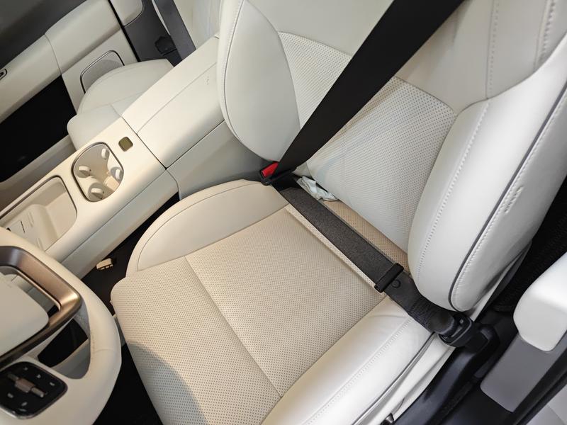 Li Auto Ideal i6 2025