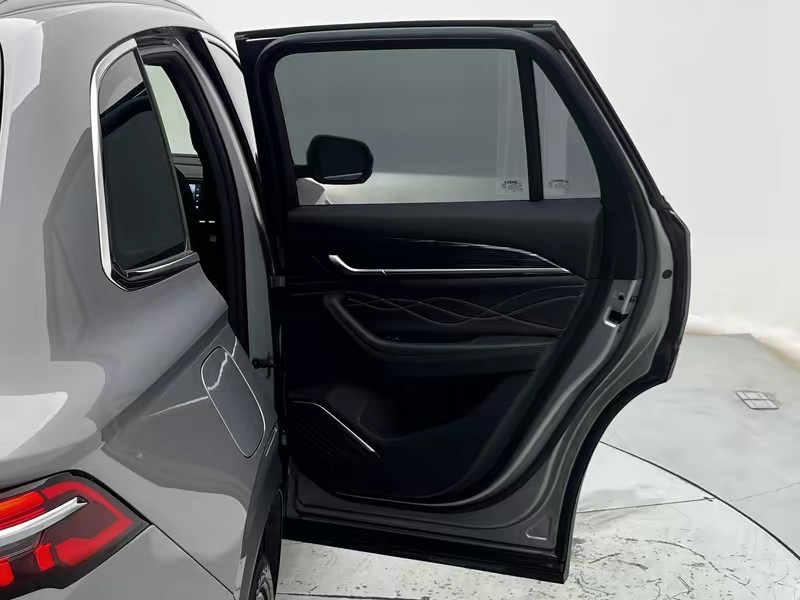 Geely Emgrand L 2024