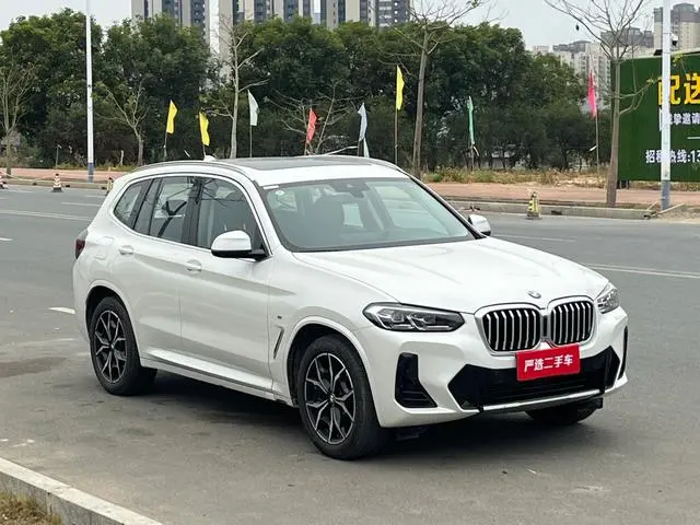 BMW BMW X3 Facelift xDrive25i M sports suit