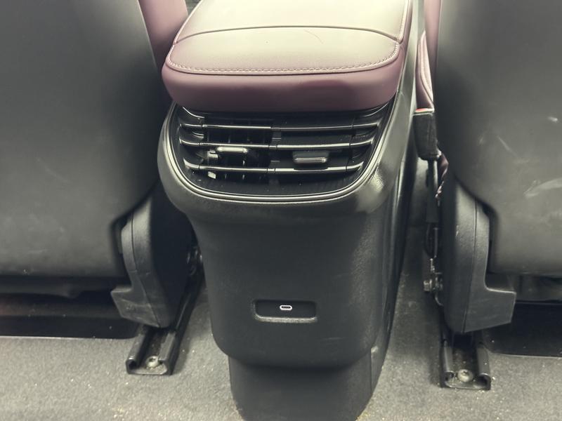 NIO NIO ET5 2024