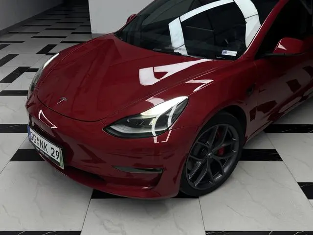 Tesla Model 3 Performance high-performance all-wheel drive version