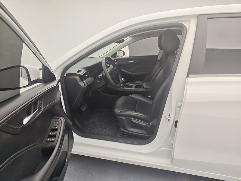 Roewe Roewe i5 2023