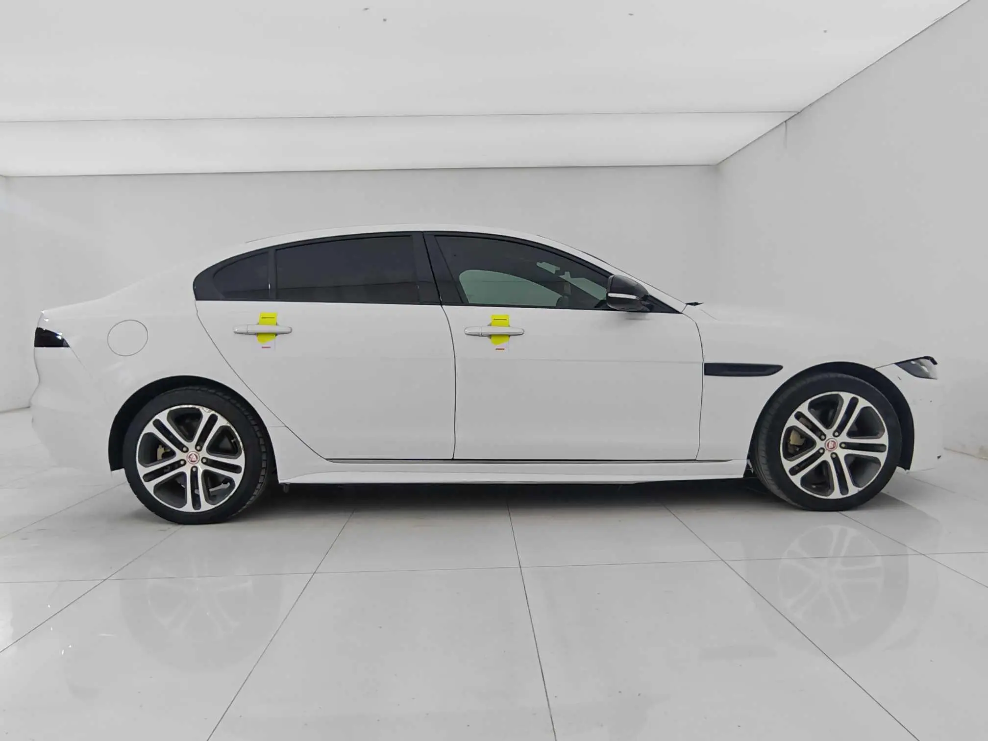 Jaguar Jaguar XEL 2.0T 200PS R-DYNAMIC S Enterprising Sports Edition
