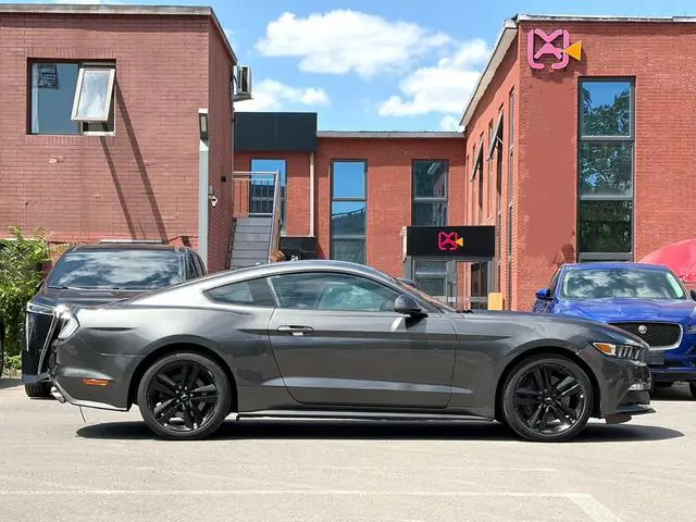 Ford Mustang 2.3T Sports Version