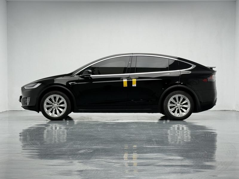 Tesla Model X 2016