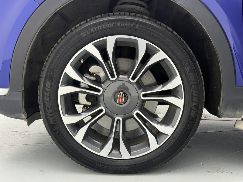 Hongqi Red Flag HS5 2019