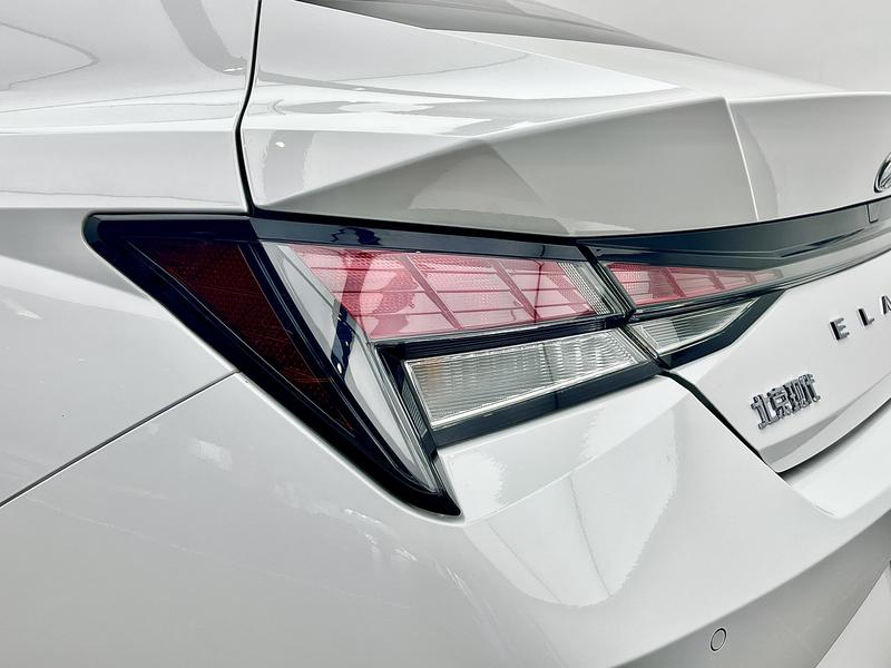 Hyundai Elantra 2022