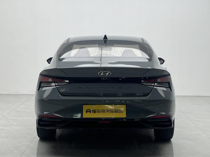 Hyundai Elantra 2022